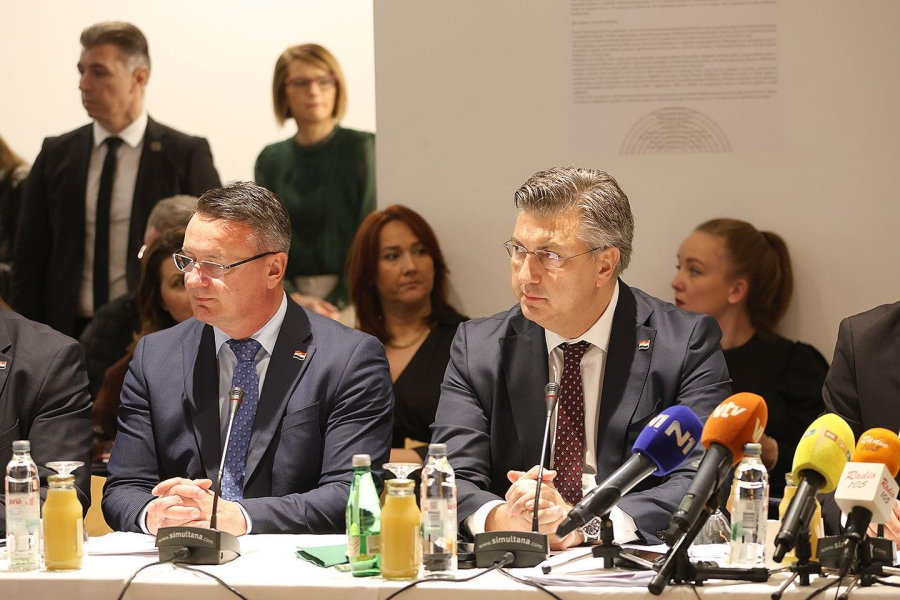 ŽUPAN MARUŠIĆ NA 17. SASTANKU VLADE SA ŽUPANIMA, PREDSTAVNICIMA UDRUGE GRADOVA I HRVATSKE ZAJEDNICE OPĆINA.