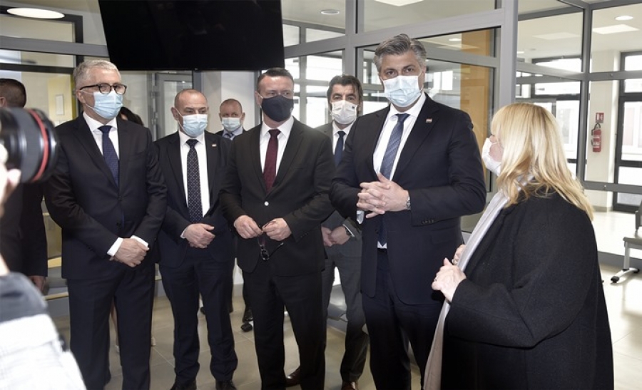 Premijer Plenković obišao novoizgrađenu zgradu Pedijatrije