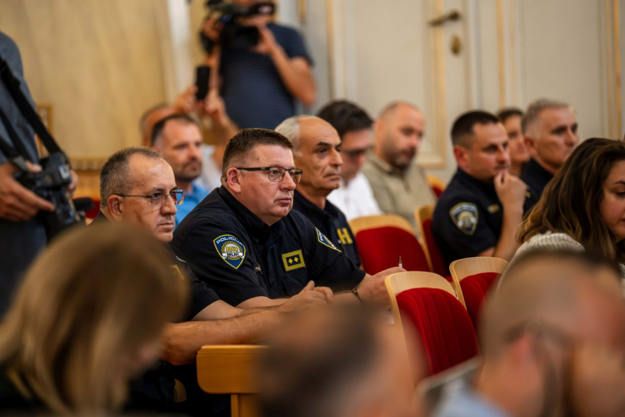 KRIZNI STOŽER ZA KONTROLU I SUZBIJANJE AFRIČKE SVINJSKE KUGE