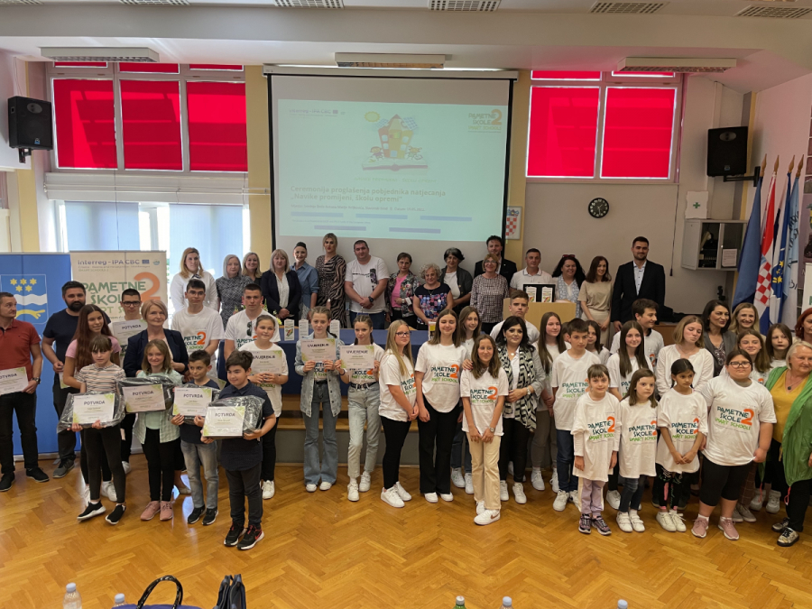 Proglašeni pobjednici natjecanja „Navike promijeni, školu opremi“