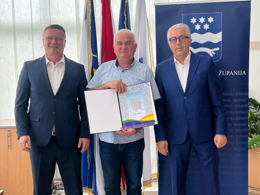Dodijeljene povelje zahvalnosti zbog  pomoći u rješavanju problema afričke svinjske kuge