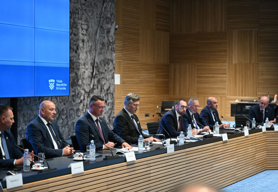 ŽUPAN DANIJEL MARUŠIĆ NA SASTANKU S VLADOM RH – JEDNA OD TEMA I ONEČIŠĆENJE ZRAKA U BRODSKO-POSAVSKOJ ŽUPANIJI