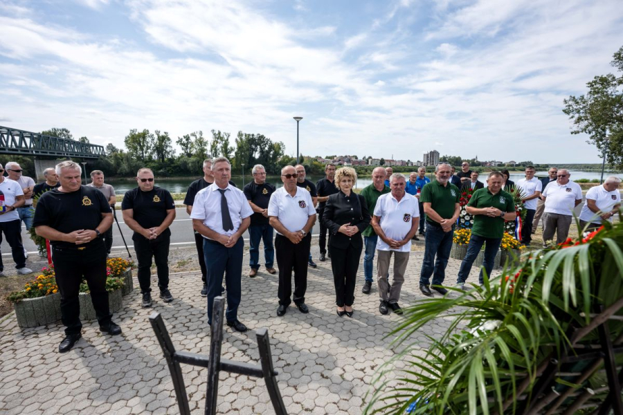 OBILJEŽENA 34. OBLJETNICA POGIBIJE HRVATSKIH BRANITELJA 105. BRIGADE NA PODRUČJU SLAVONSKOG BRODA