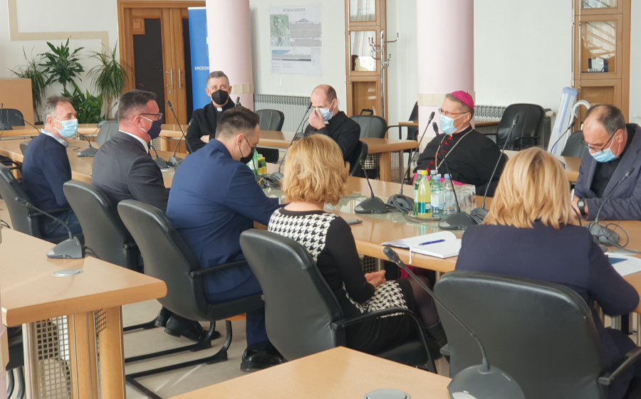 Nadbiskup đakovačko-osječki mons. Đuro Hranić susreo se s županom Brodsko-posavske županije Danijelom Marušićem