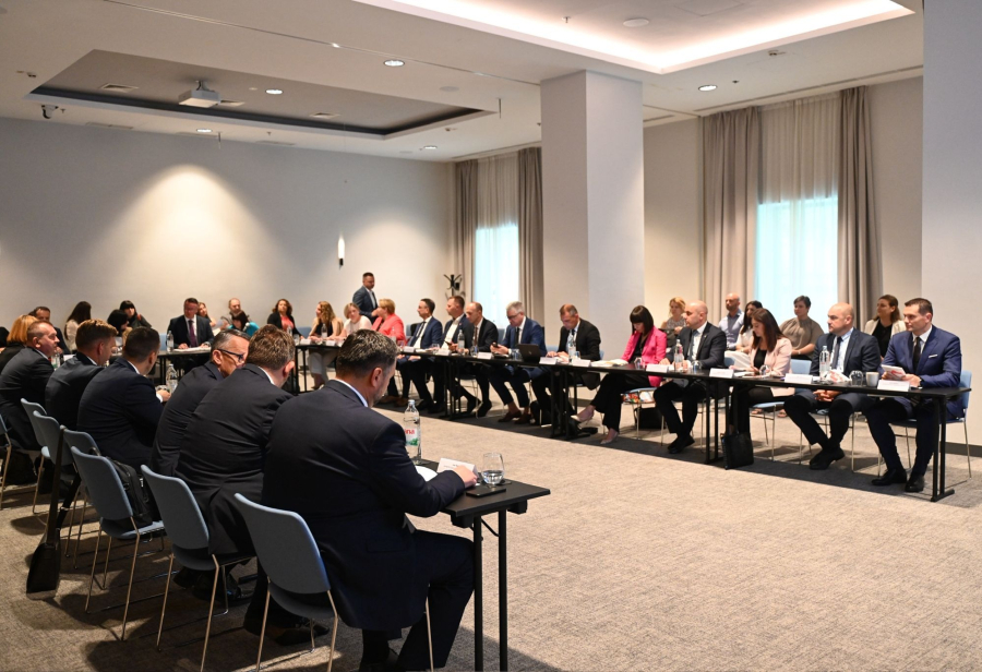 ODRŽAN KOLEGIJ ŽUPANA S PREDSTAVNICIMA MINISTARSTAVA