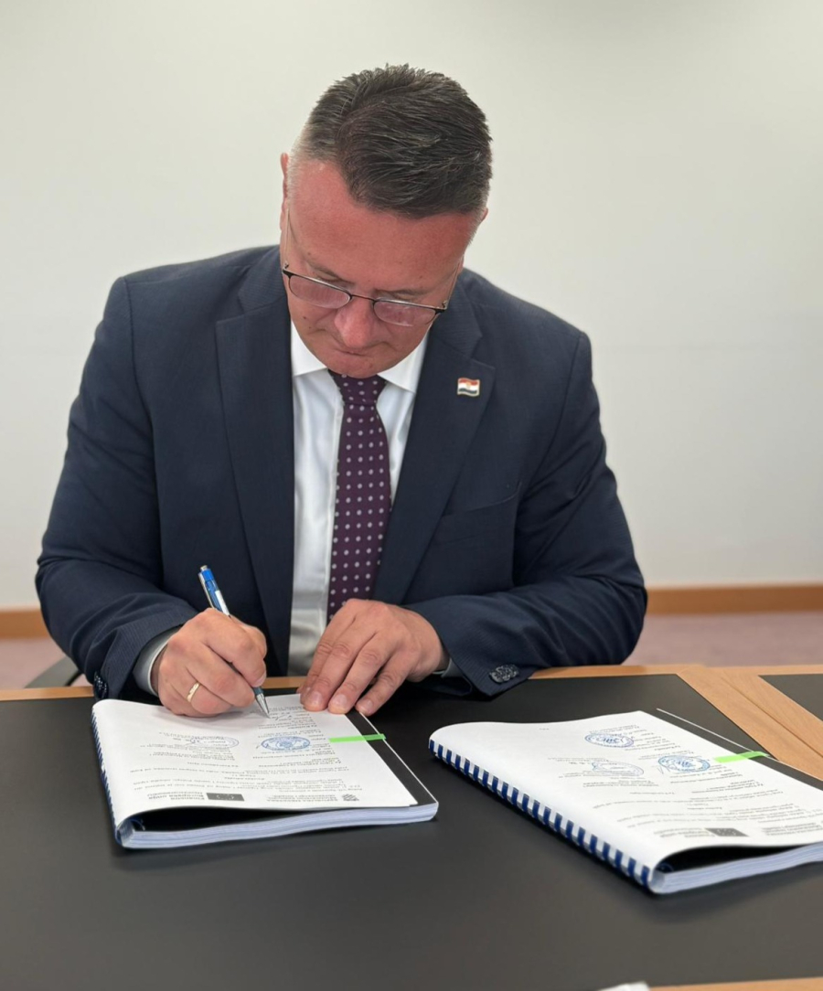 GOTOVO DEVET I POL MILIJUNA EURA ZA ŠKOLE U BRODSKO-POSAVSKOJ ŽUPANIJI