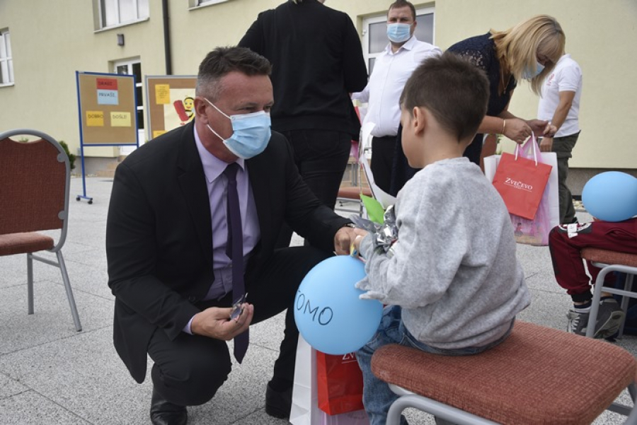 Prvog dana nastave župan Marušić obišao škole u Garčinu i Starom Petrovom Selu