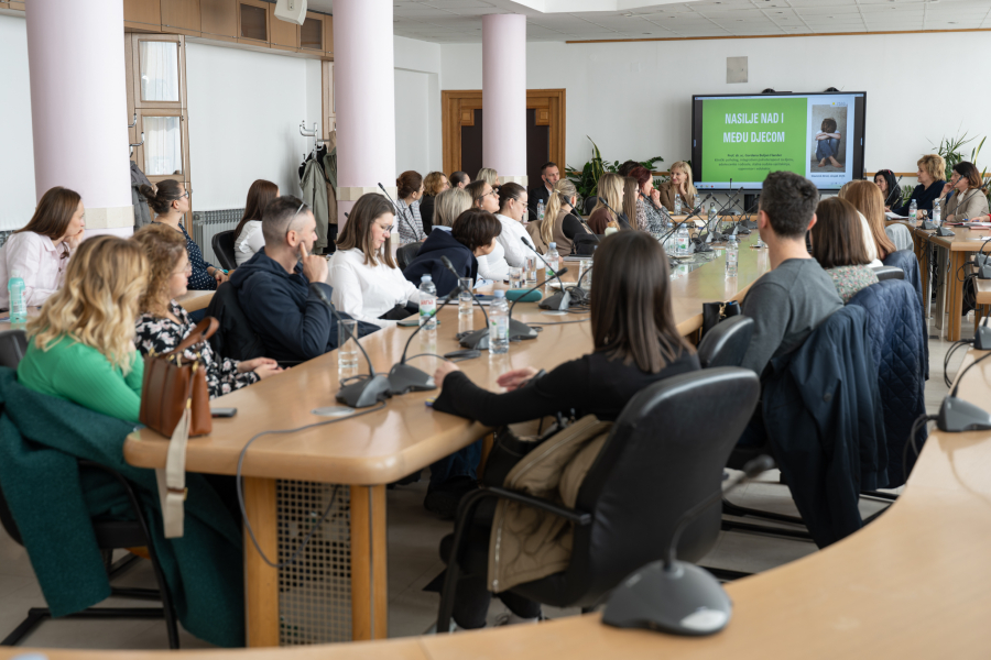 BRODSKO-POSAVSKA ŽUPANIJA DOMAĆIN STRUČNOG PREDAVANJA NA TEMU OBITELJSKOGA NASILJA
