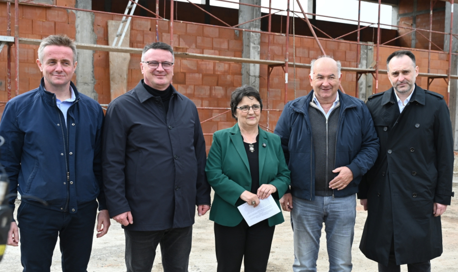 ŽUPAN DANIJEL MARUŠIĆ OBIŠAO RADOVE NA ŠKOLAMA U OPRISAVCIMA I SIKIREVCIMA