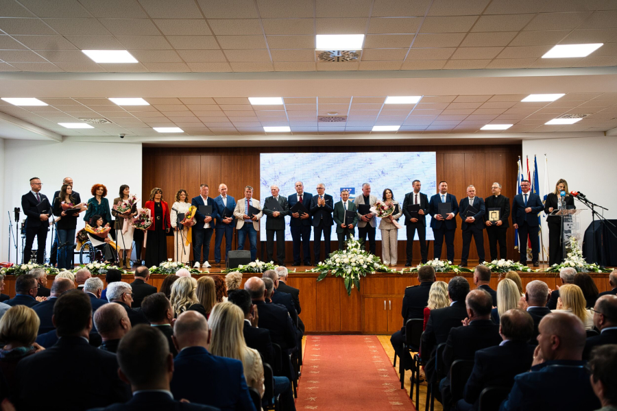 POVODOM DANA ŽUPANIJE DODIJELJENO DVADESET ŽUPANIJSKIH PRIZNANJA